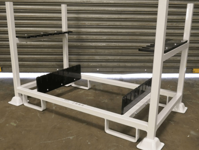 How can painted parts be protected in stillages?