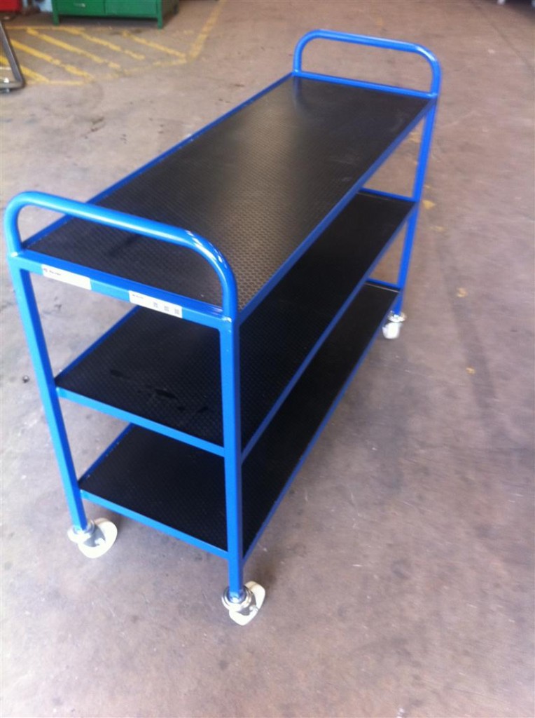 AD-135-2013-03 – Physics and Chemistry Tray Trolleys