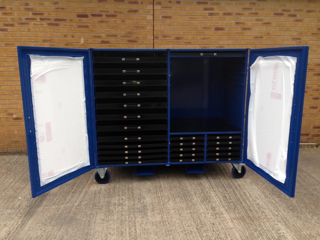 04/05 Module Kitting Transport Wardrobe