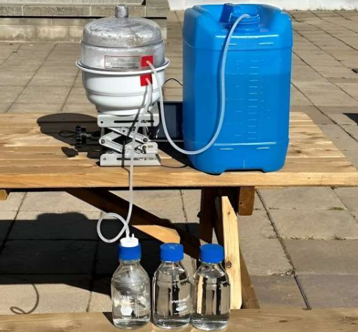 Energy-efficient device uses solar power to turn seawater into fresh water