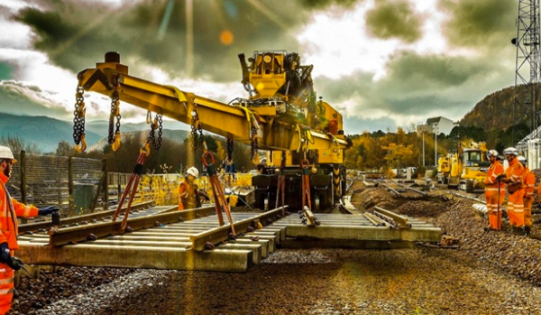 Network Rail plans £6m of festive Edinburgh improvement works